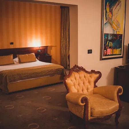 Kastel Hotel *
